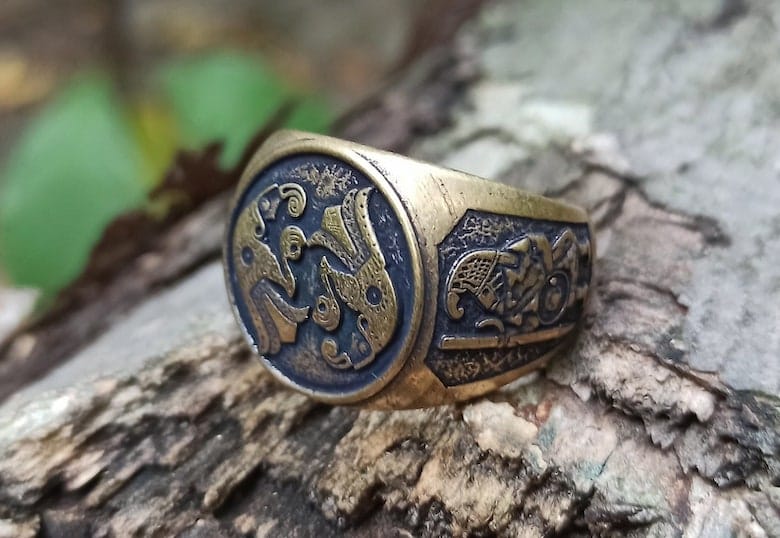 Odin's ravens ring